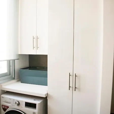 Beautiful Apartment, Recently Renovated. Apartment